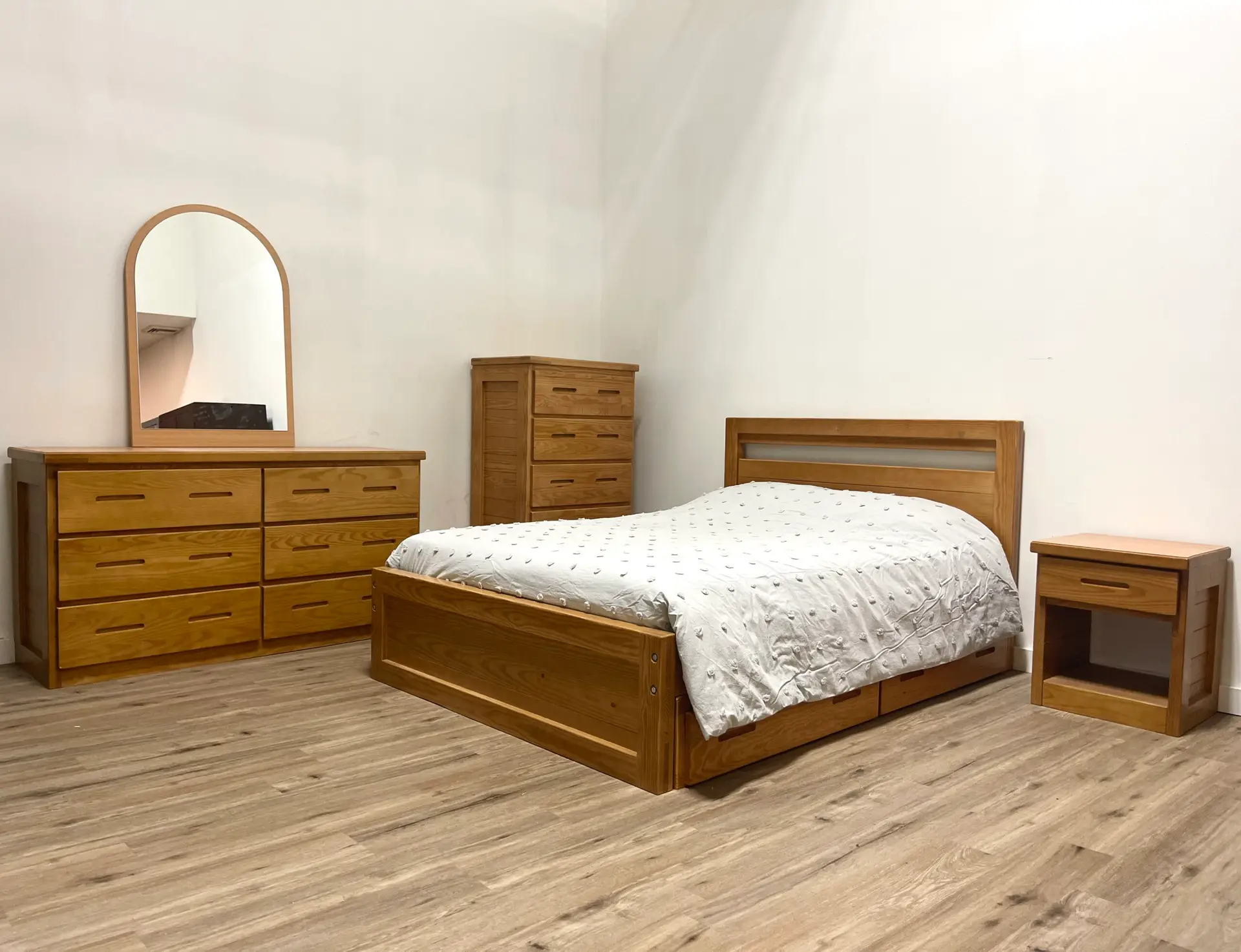 ShowroomPic_Bedset_AgedHoney