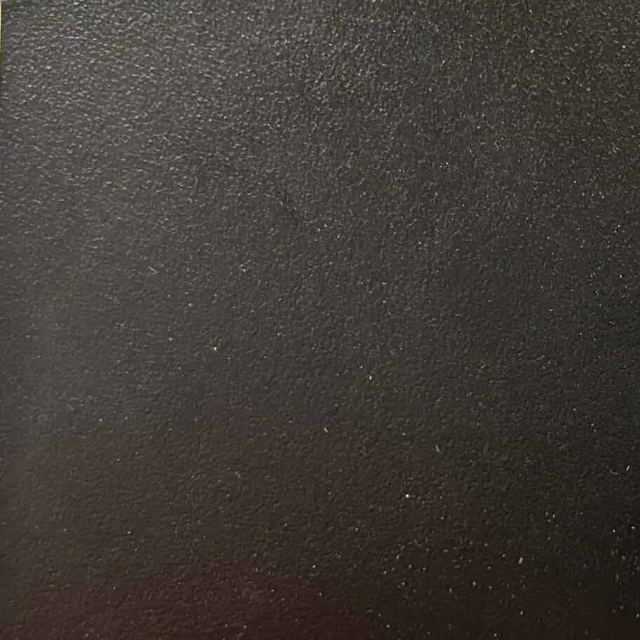 UNICOLOR – BLACK